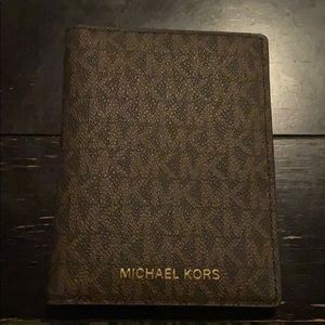 Micheal Kors Passport Wallet